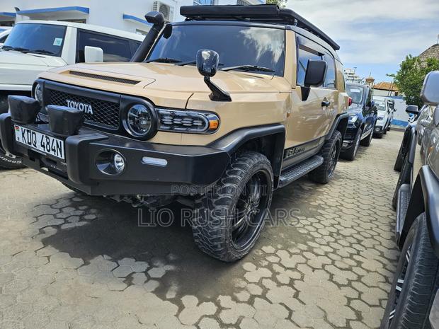 Toyota FJ Cruiser 2017 Brown