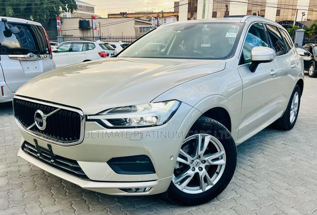 Volvo XC60 T5 Inscription AWD 2019 Gold