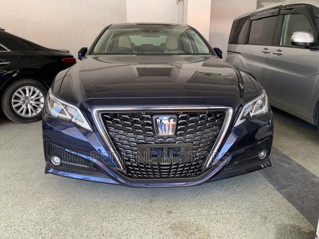 Toyota Crown 2018 Blue
