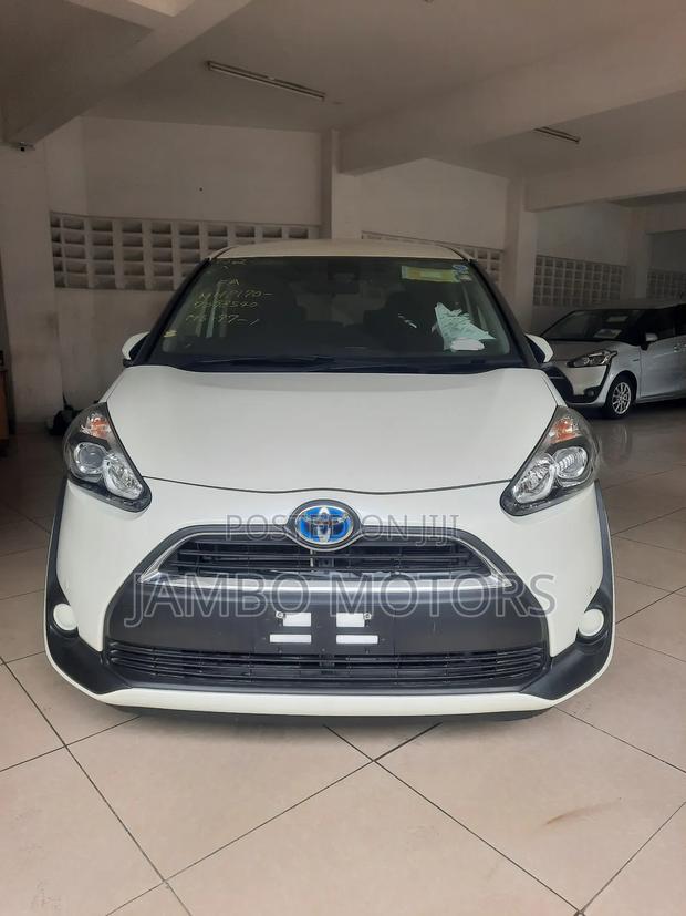 Toyota Sienta 1.5 Hybrid FWD (6-seater) 2018 White
