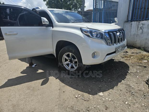 Toyota Land Cruiser Prado 2011 White