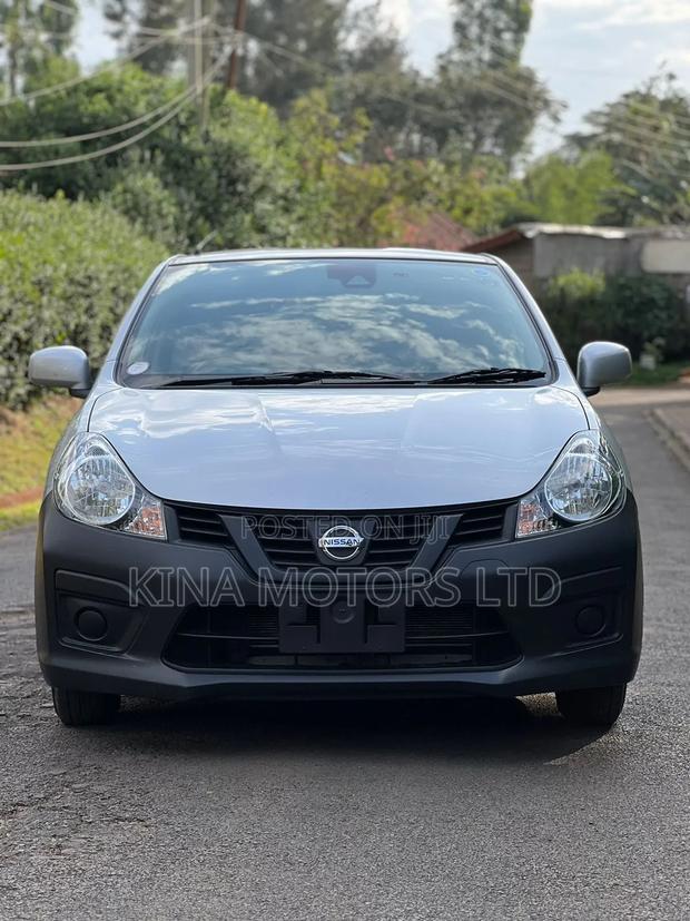Nissan Advan 2017 Gray