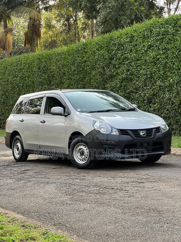 Nissan Advan 2017 Gray