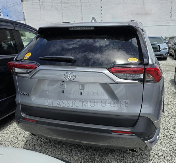 Toyota RAV4 Limited FWD 2019 Silver