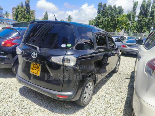 Toyota Sienta 2016 Black