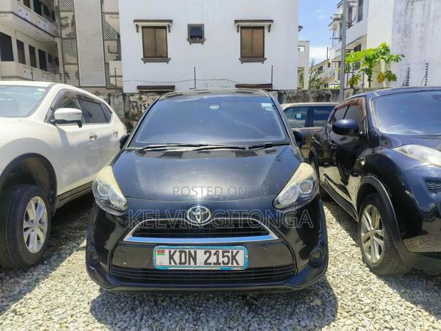 Toyota Sienta 2016 Black