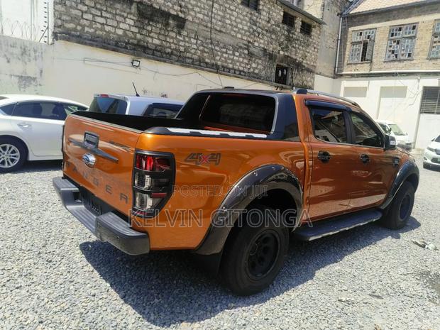 Toyota Hilux 2017 Orange