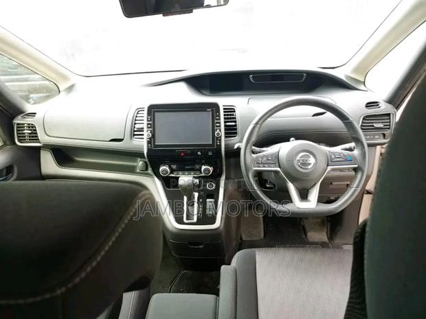 Nissan Serena 2017 Gold