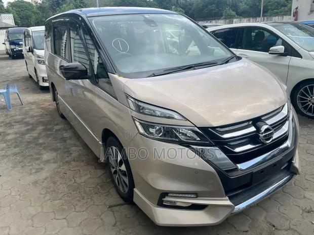 Nissan Serena 2017 Gold