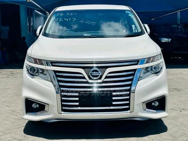 Nissan Elgrand 2018 White