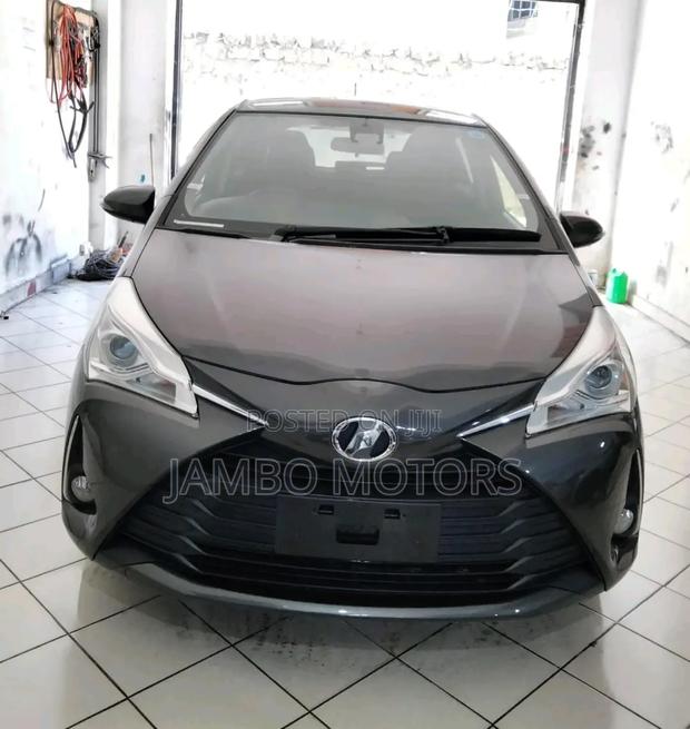 Toyota Vitz 1.3 FWD 5dr 2018 Gray