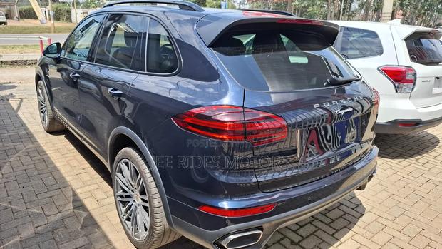 Porsche Cayenne Diesel AWD 2016 Black