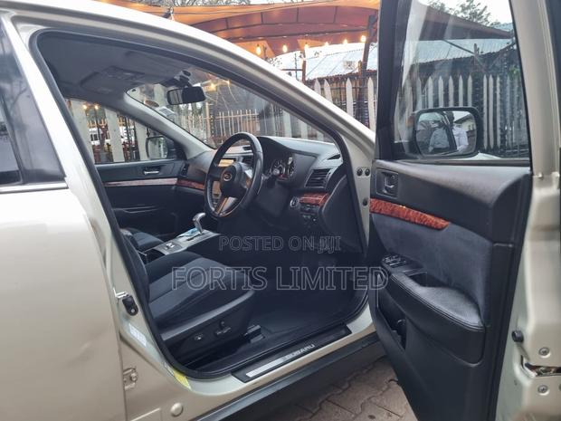 Subaru Outback 2009 Beige