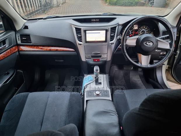 Subaru Outback 2009 Beige