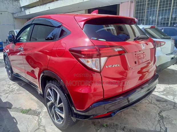 Honda Vezel 2018 Red