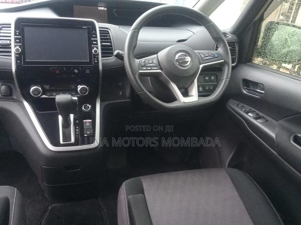 Nissan Serena 2019 Gold