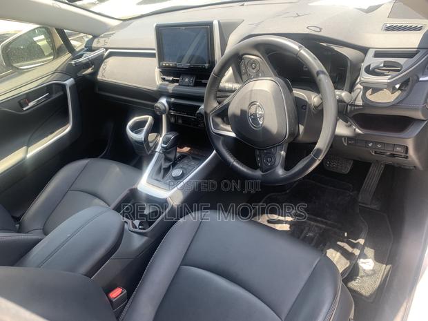 Toyota RAV4 LE FWD 2019 Silver