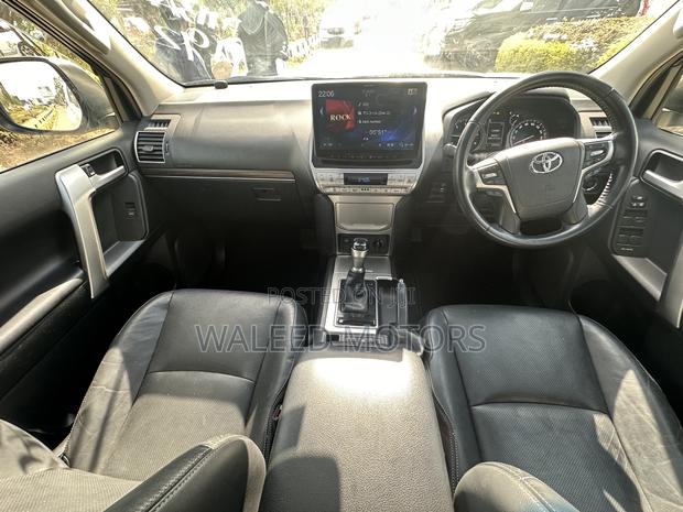 Toyota Land Cruiser Prado 2.8 2018 White