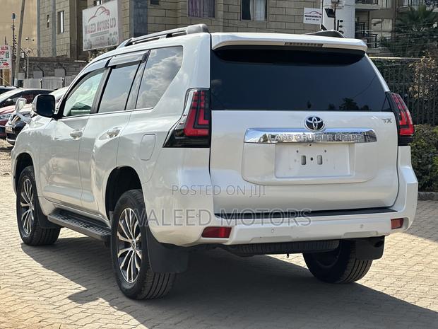 Toyota Land Cruiser Prado 2.8 2018 White