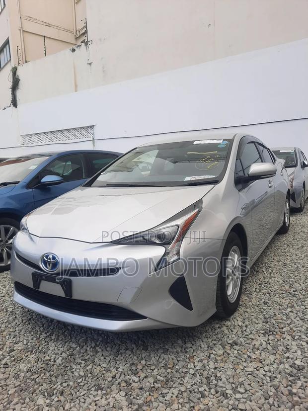Toyota Prius 2018 Silver