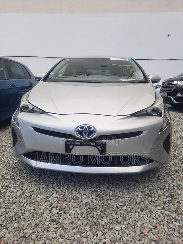 Toyota Prius 2018 Silver