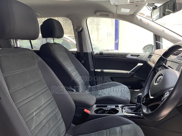 Volkswagen Touran 2017 Silver