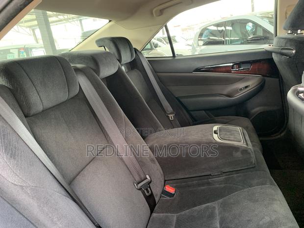 Toyota Crown 2017 Blue