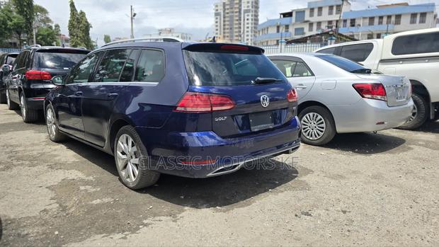 Volkswagen Golf Variant 2017 Blue