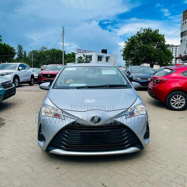 Toyota Vitz 1.3 AWD 5dr 2017 Silver