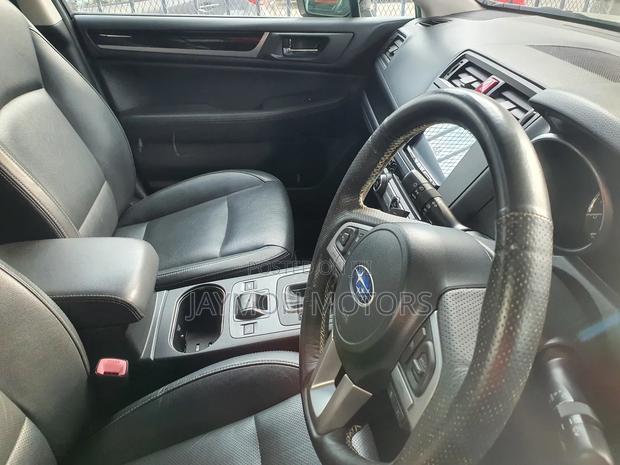 Subaru Outback 2016 Red