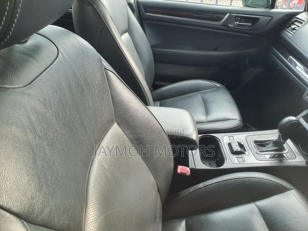 Subaru Outback 2016 Red