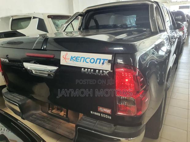 Toyota Hilux 2018 Black