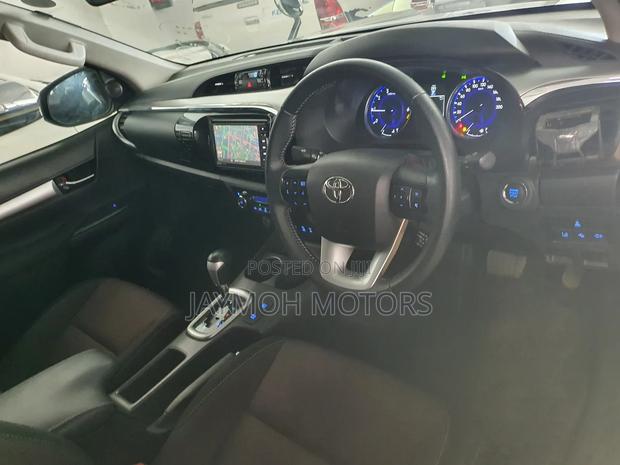 Toyota Hilux 2018 Black