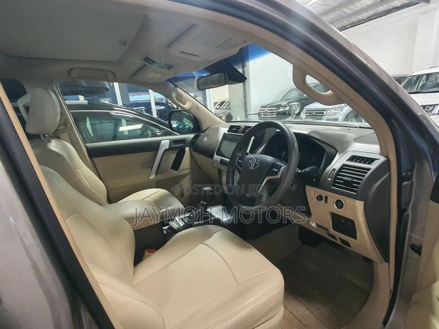 Toyota Land Cruiser Prado 2017 Gray