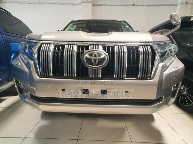 Toyota Land Cruiser Prado 2017 Gray