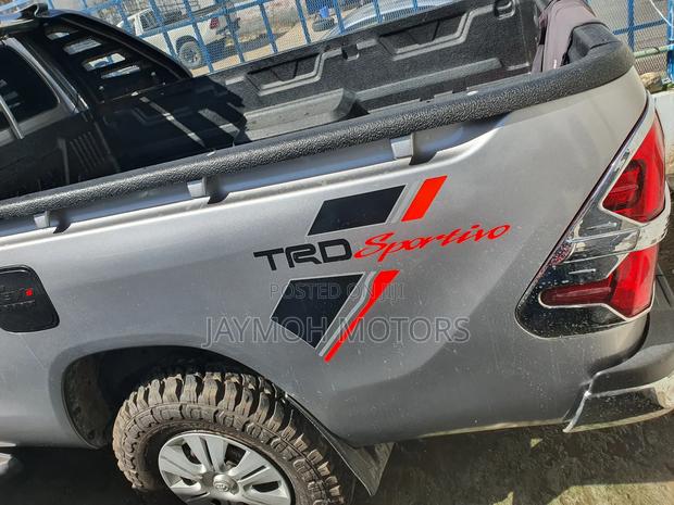 Toyota Hilux 2017 Silver