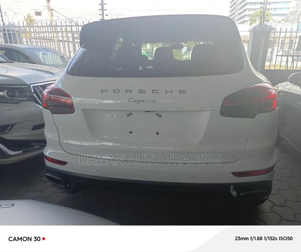 Porsche Cayenne 2017 White
