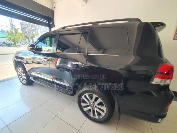Toyota Land Cruiser 2017 Black
