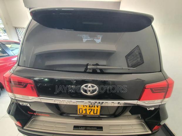 Toyota Land Cruiser 2017 Black