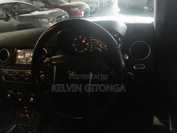 Land Rover Discovery Sport 2018 White