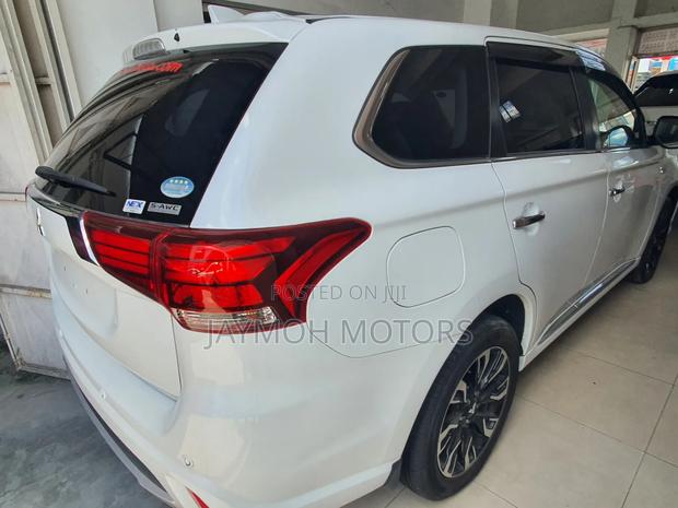 Mitsubishi Outlander 2018 White