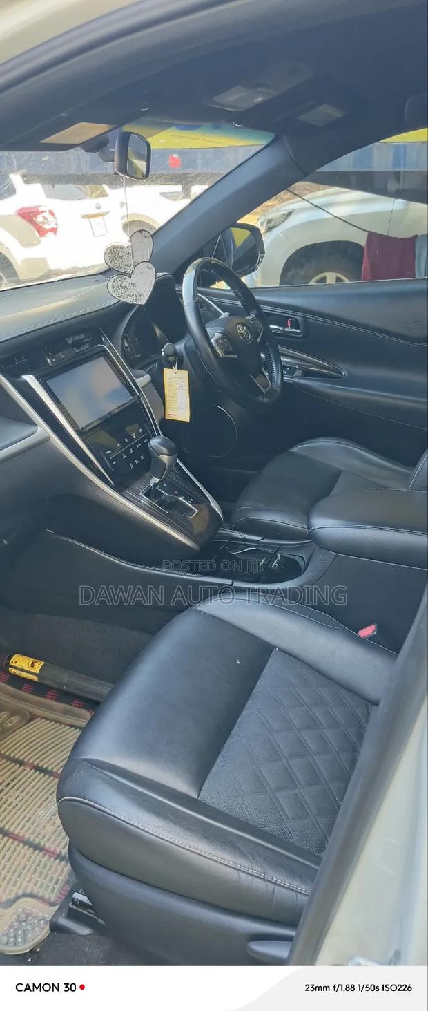 Toyota Harrier 2.0 2015 White