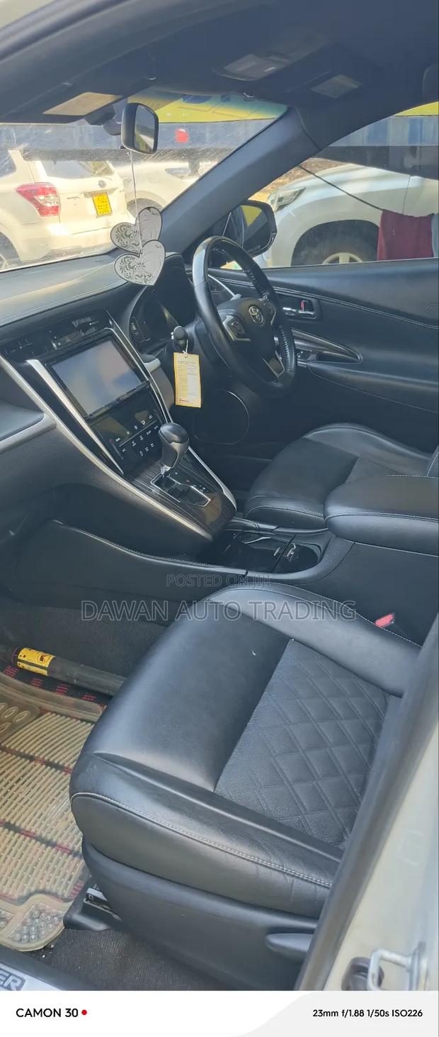 Toyota Harrier 2.0 2015 White