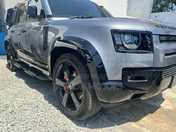 New Land Rover Defender 2024 Gray