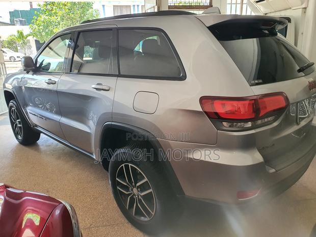Jeep Grand Cherokee 2018 Silver
