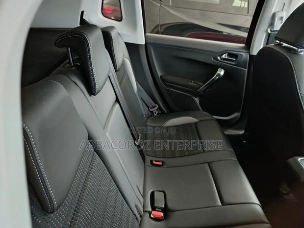 Peugeot 2008 1.6 BlueHD (120 Hp) 2017 Burgundy