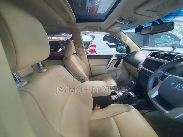 Toyota Land Cruiser Prado 2017 Gray