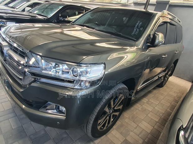 Toyota Land Cruiser 2018 Green