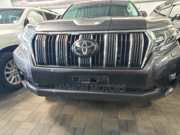 Toyota Land Cruiser Prado 2018 Gray