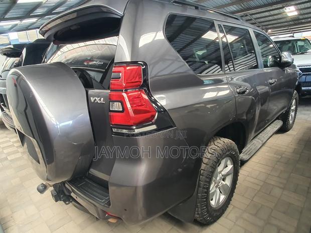 Toyota Land Cruiser Prado 2018 Gray